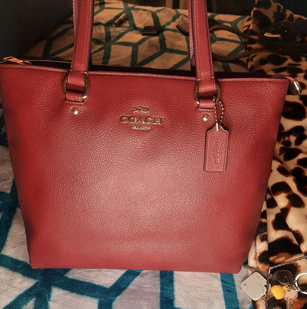 Coach Bay Tote LIKE NEW